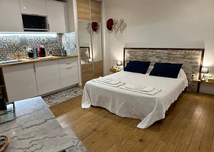 بيت ضيافة Le D'agathe Centre Historique - Calme & Confort 3*